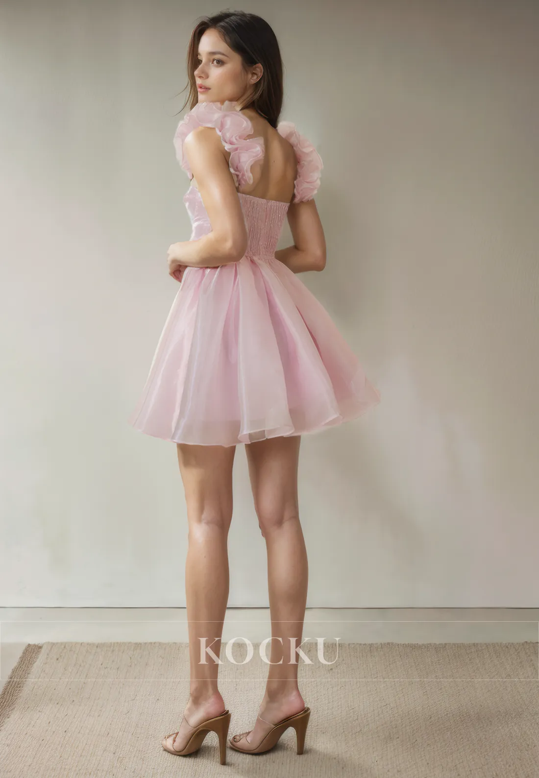 Elegant & Luxurious Square A-Line Tulle Party Homecoming Dress